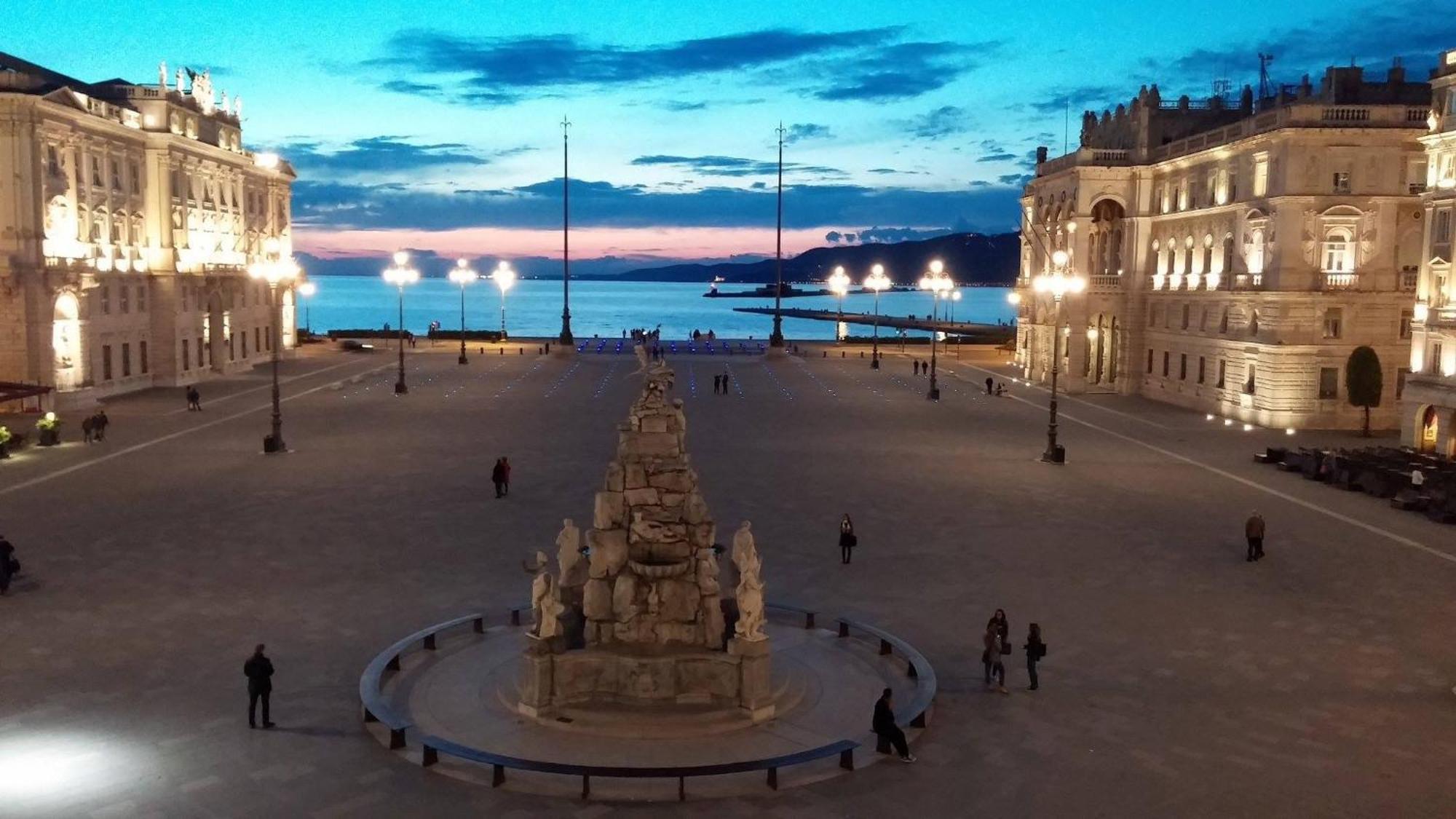 Residence Neverin Trieste Bagian luar foto